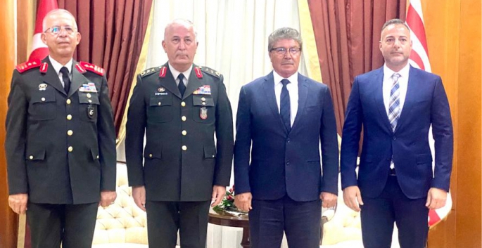 Görev süresi dolan komutanlardan Başbakan Üstel’e veda ziyareti