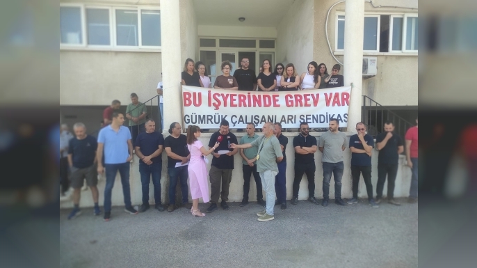 GÜÇ-SEN, Gazimağusa Limanı’nda iki saatlik uyarı grevi yaptı