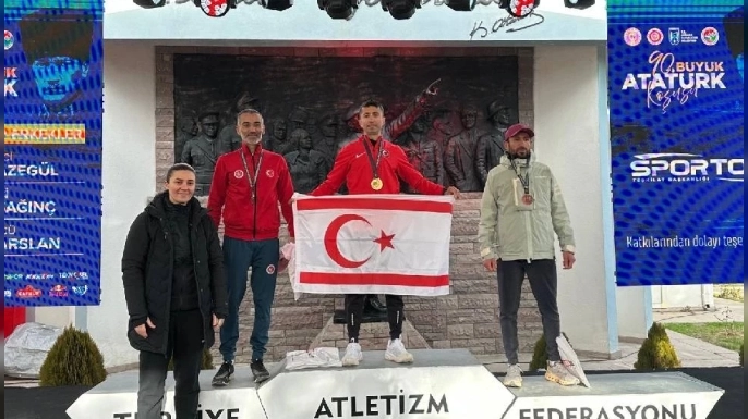Hakan Tazegül, Ankara’da düzenlenen Büyük Atatürk Koşusu’nda gururlandırdı