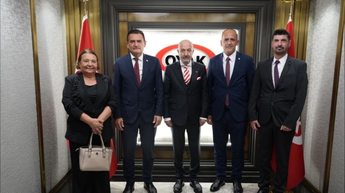 İçişleri Bakanı Oğuz, Ankara’da Emekli Korgeneral Zekai Aksakallı'yı ziyaret etti