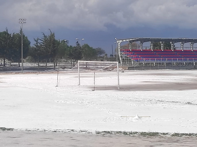 Karpaz’da şiddetli dolu yağışı zarara neden oldu