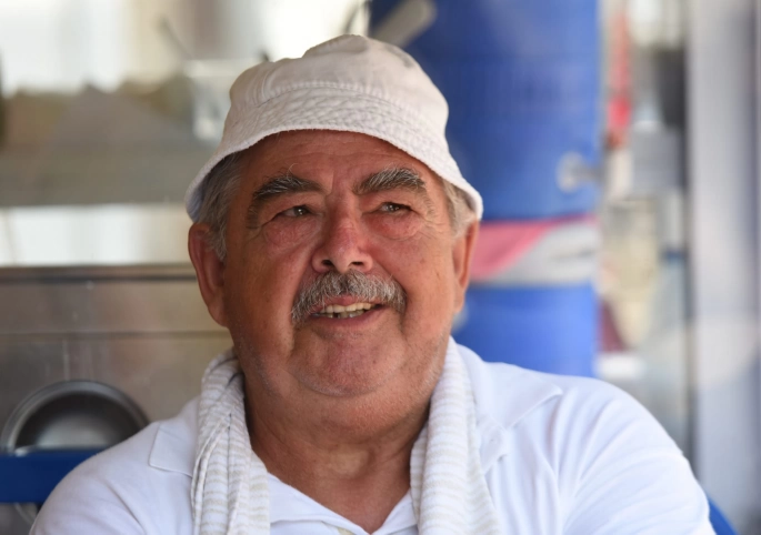 Kıbrıs kültürünün temsilcilerinden, Lefkoşa’nın simgelerinden biri; Hakan Aşık...