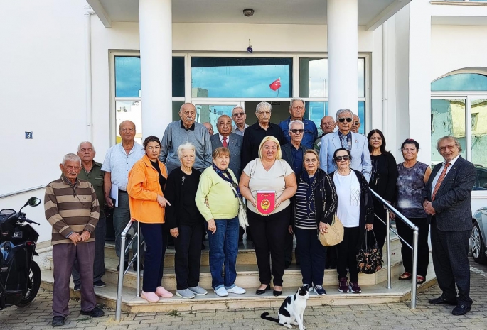 Kıbrıs TMT Mücahitler Derneği’nden Mehmetçik-Büyükkonuk Belediyesi’ne ziyaret…