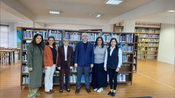 Kıbrıs Türk Kütüphaneciler Derneği, AÖA Başkanı Konedralı’yı ziyaret etti
