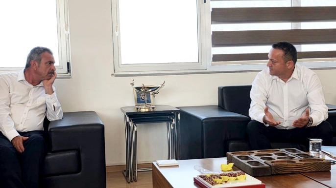 Kıbrıs Türk Profesyonel Fotoğrafçılar Birliği, Gazimağusa Belediye Başkanı Uluçay’ı ziyaret etti