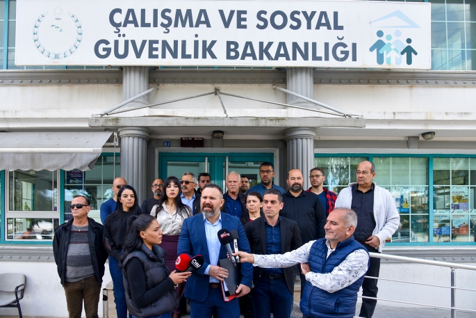 KTAMS İhtiyat Sandığı’nda temsiliyet ve iştirakçilerin yatırımlarıyla ilgili toplanan imzaları, Çalışma Bakanlığı’na teslim etti
