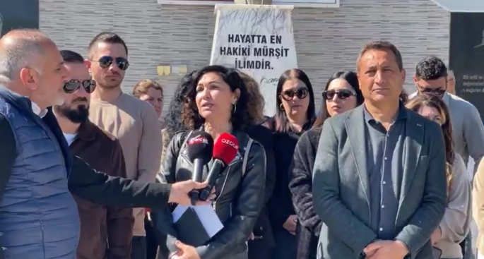 KTOEÖS bu sabah Değirmenlik Lisesinde uyarı grevi ve basın açıklaması yaptı