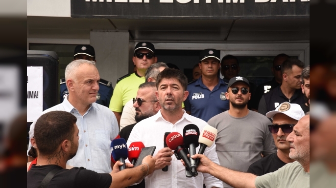 KTOEÖS, Yüksek Danışma Kurulu öncesinde Milli Eğitim Bakanlığı önünde eylem yaptı