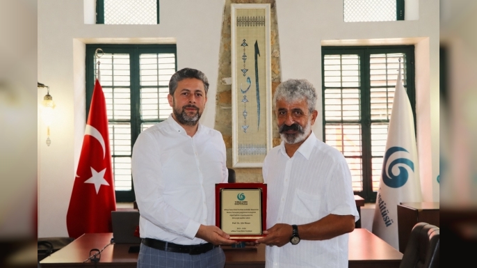 Lefkoşa Yunus Emre Enstitüsü, 32 haftalık “Akdeniz Söyleşileri” dizisini tamamladı