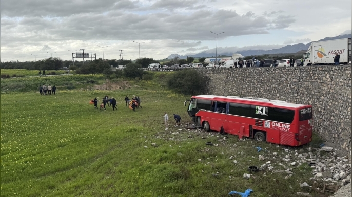 Mağusa–Lefkoşa Anayolu’nda otobüs kazası: 2 yaralı