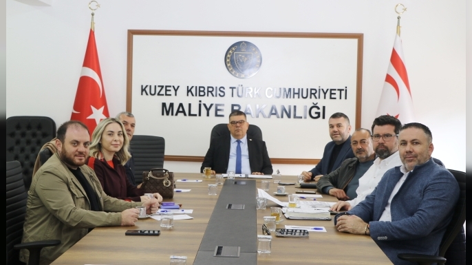 Maliye Bakanı Berova, Motorlu Araç Satıcıları ve İthalatçıları Birliği heyetini kabul etti