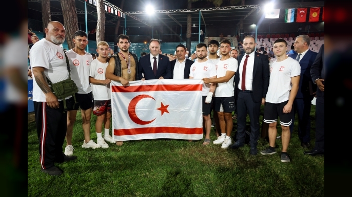 Meclis Başkanı Öztürkler Türk Dünyası Uluslararası Aba Güreşi Finallerini izledi