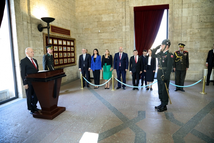Meclis Başkanı Töre, Anıtkabir’i ziyaret etti