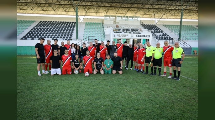 Meclis futbol takımı Üniversite Öğrencileri Derneği ile karşı karşıya geldi
