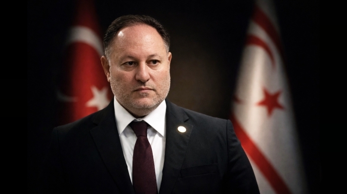 Öztürkler: Bayrak ve poster yakmak çözüm değil, nefretin göstergesidir