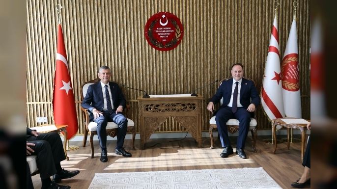 Öztürkler, CHP Genel Başkanı Özel ve siyasi parti temsilcilerini kabul etti