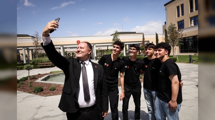 Öztürkler, Polatpaşa Lisesi ve Üsküdar Validebağ Fen Lisesi öğrencilerini kabul etti