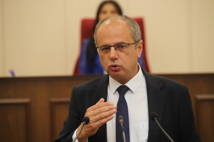 Özuslu: Kitaplarda bol miktarda laikliğe aykırı unsur var
