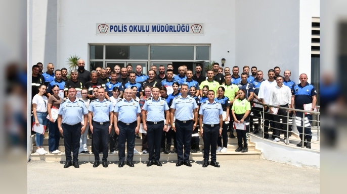 Polisten belediye zabıtalarına eğitim