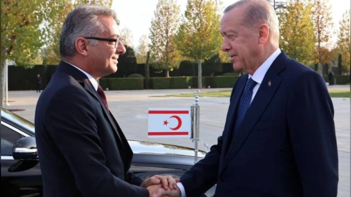 Rum basını: Erdoğan, Erhürman'a Kıbrıs'ta iki devletin