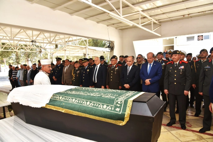 Şehit Teğmen Caner Gönyeli’nin eşi Nükhet Gönyeli toprağa verildi