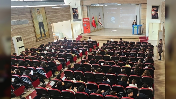 Telsim'in güvenli internet eğitimleri sürüyor