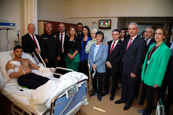 Töre ve heyetinden Ankara’daki terör saldırısında yaralanan polis memuruna ziyaret