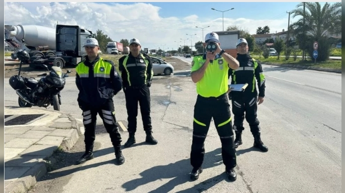 Ülke genelinde trafik denetimleri: 238 sürücü rapor edildi, 35 araç trafikten men edildi