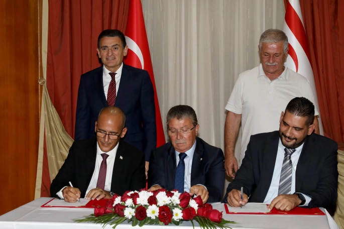 Üstel, Güzelyurt Yeni Sosyal Konut Projesi 1. Etap Sözleşmesi İmza Törenine Katıldı