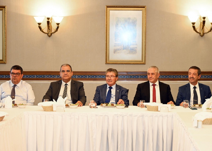 Üstel, UBP’li bakan ve milletvekillerini yemekte ağırladı