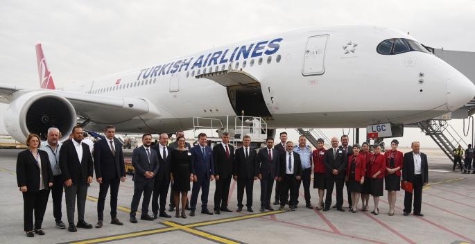 Yeni Ercan Havalimanı’na ilk kez Airbus A-350 geniş gövdeli uçak indi