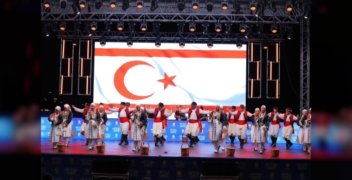 İskele Belediyesi Halk Dansları Topluluğu, Samsun'da sahne aldı